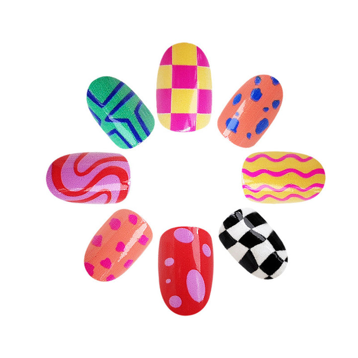 Künstlerische Nagelkunst Karnz