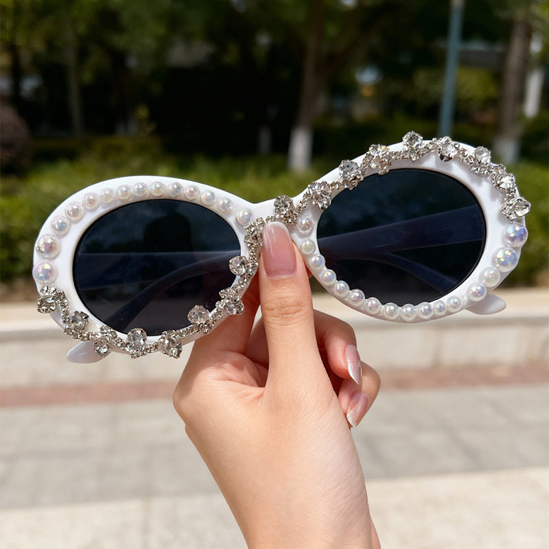 Elegante perlenverzierte Katzenaugen-Sonnenbrille Karnz
