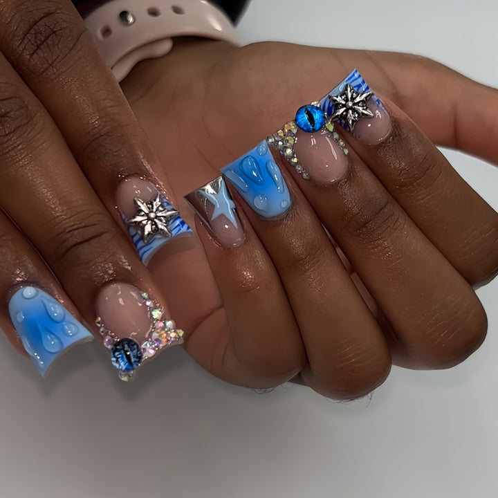 Dekoratives Press-on-Nagelkunst-Set mit Edelsteinakzenten Karnz