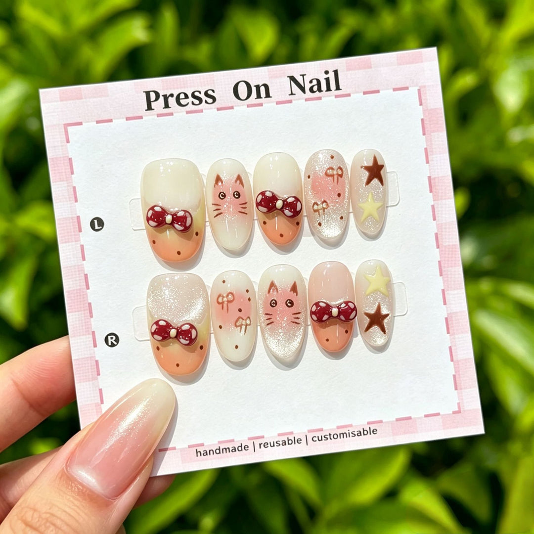 Künstlerisches Press-On Nägel Set mit tropischen und floralen Akzenten