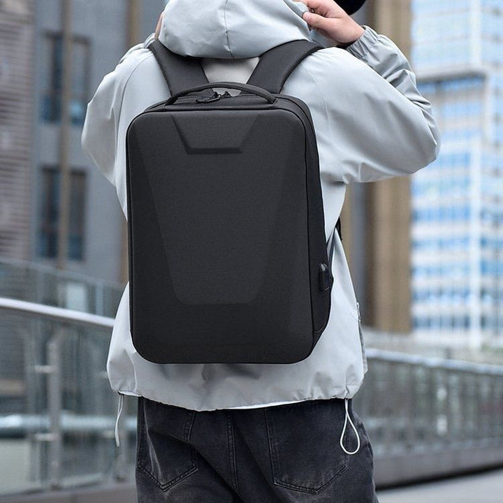 Eleganter Rucksack mit Innovativem Hardcase Karnz