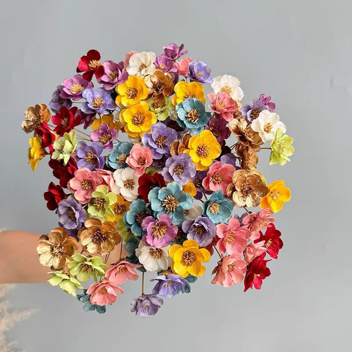 Dekorativer getrockneter Blumenstrauß