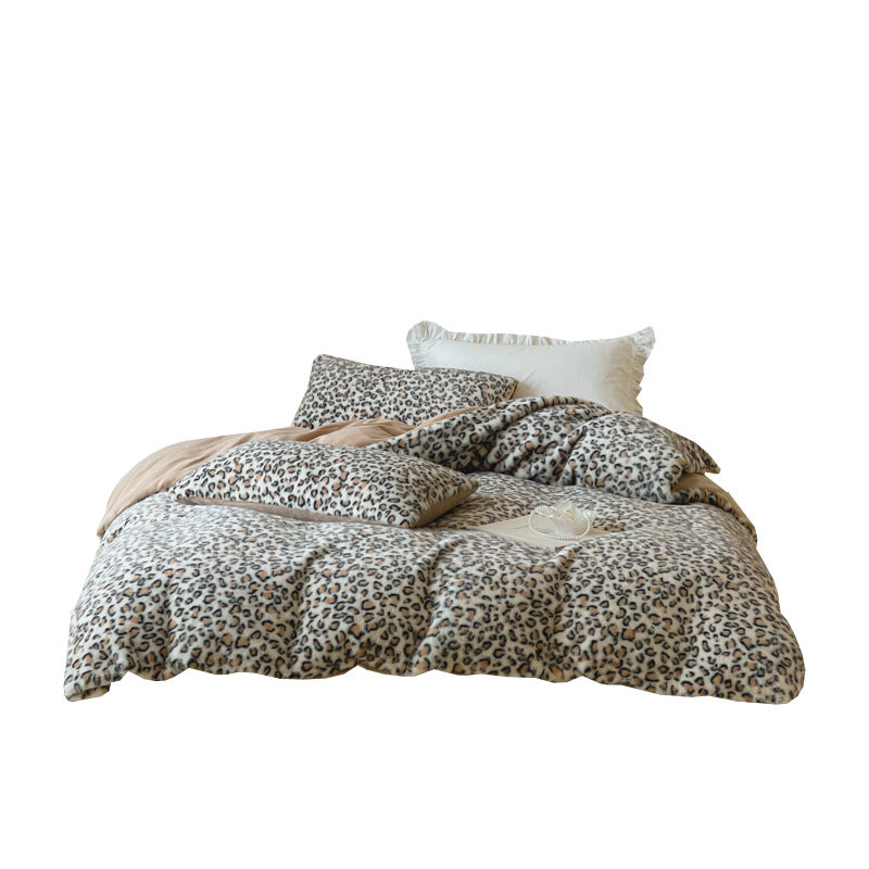 Plüsch-Bettwäsche-Set mit Animal-Print und extrafluffiger Minky-Oberfläche