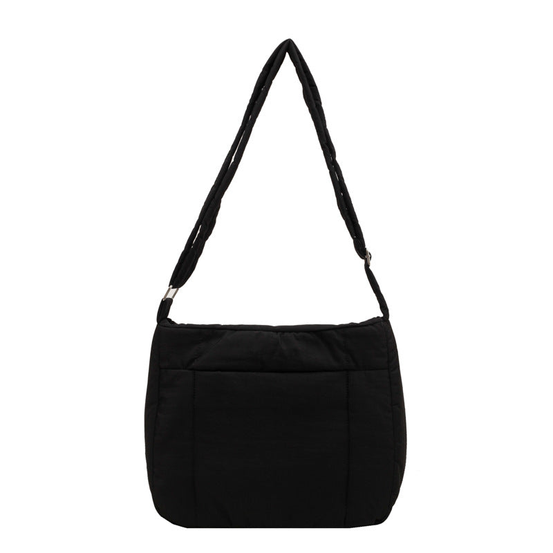 Leichte gestepfte Schultertasche