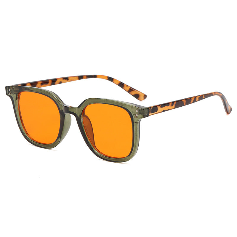 Damen quadratische Designerbrille mit dickem Rahmen und elegantem Profil Karnz