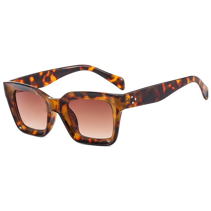 Damen oversized Sonnenbrille mit markantem Design Karnz