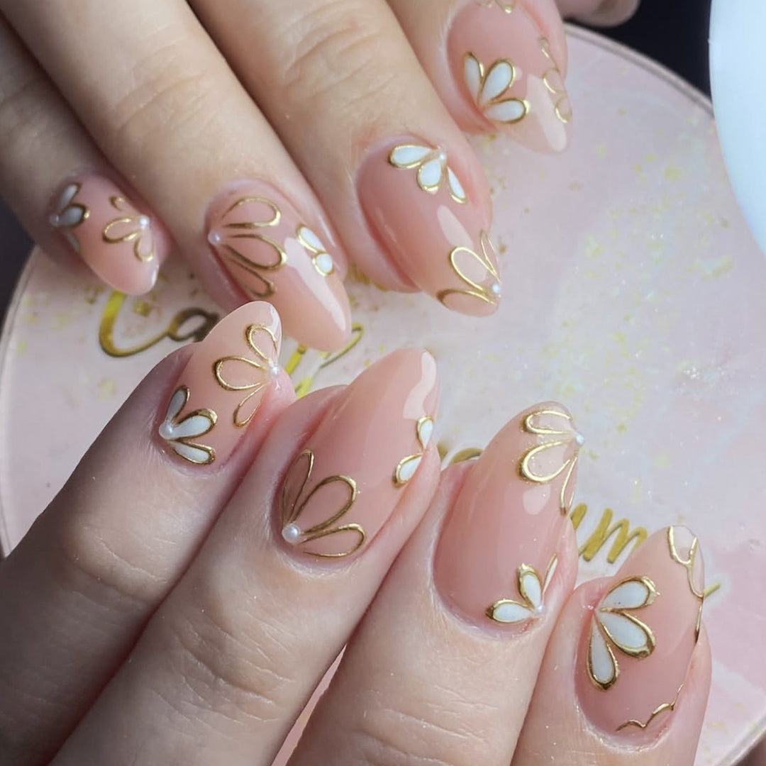 Blumen-inspirierten 3D Nagelkunstverlängerungen Karnz