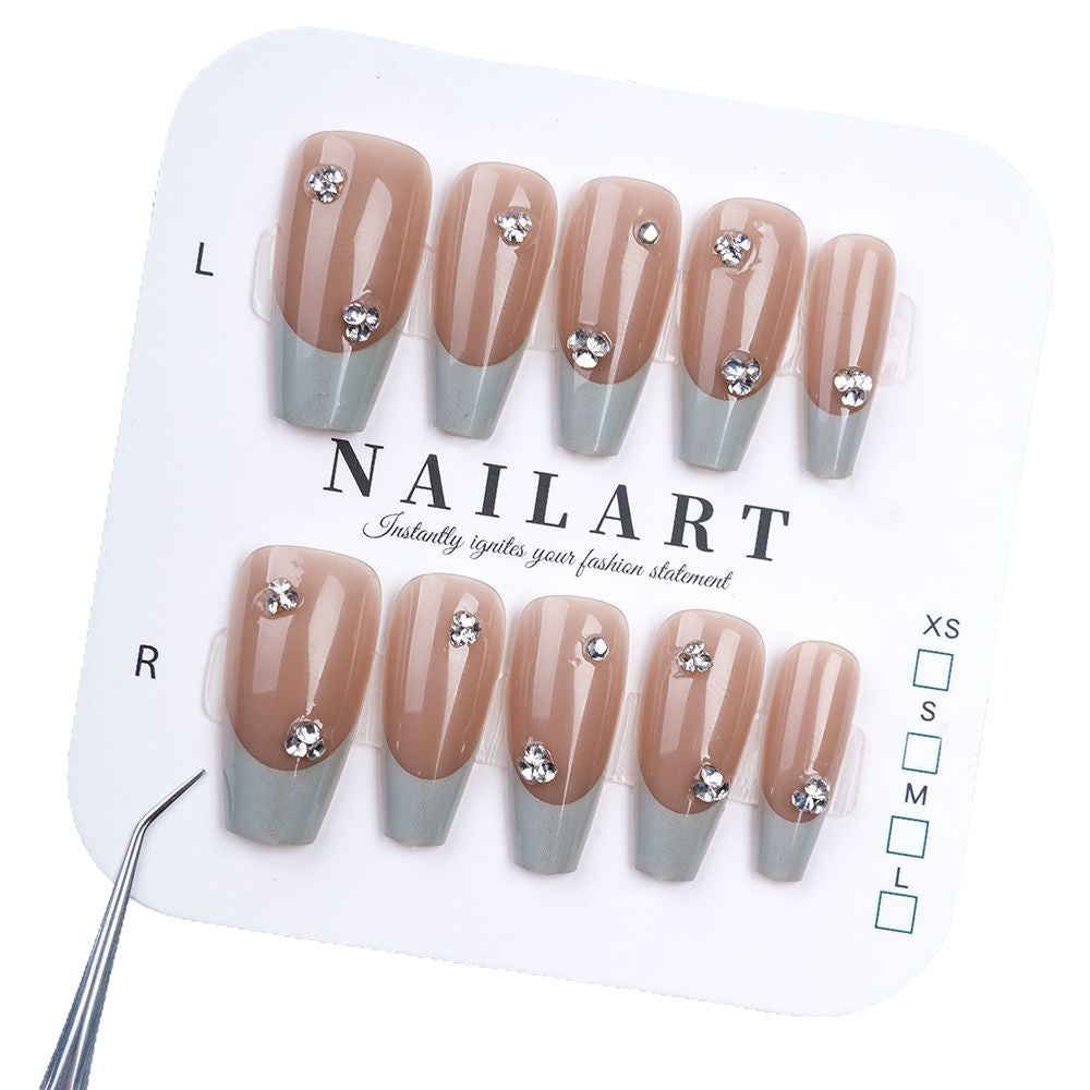 Luxus Druck-Nagel-Set mit elegantem französischem Spitzen Design Karnz