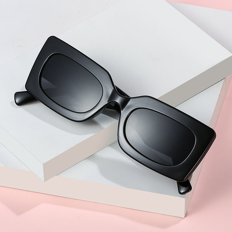 Damen modische Sonnenbrille im kantigen Design Karnz