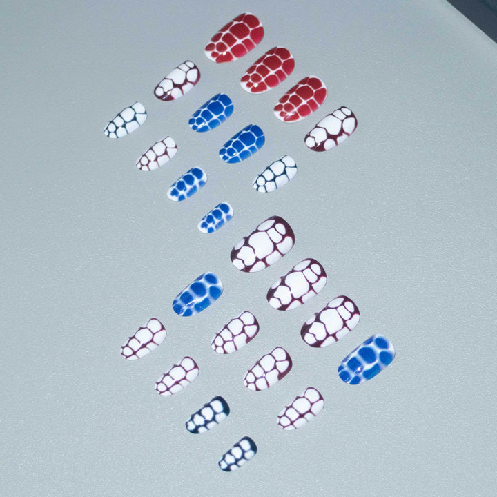 Künstlerische abstrakte Nagelkunst