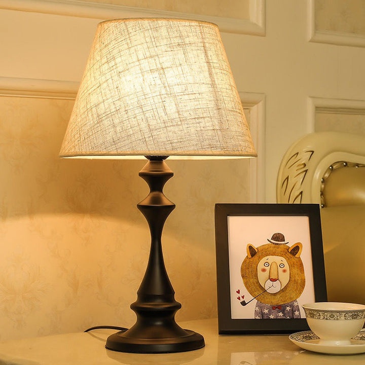 Klassische Leinen Schirm Tischlampe