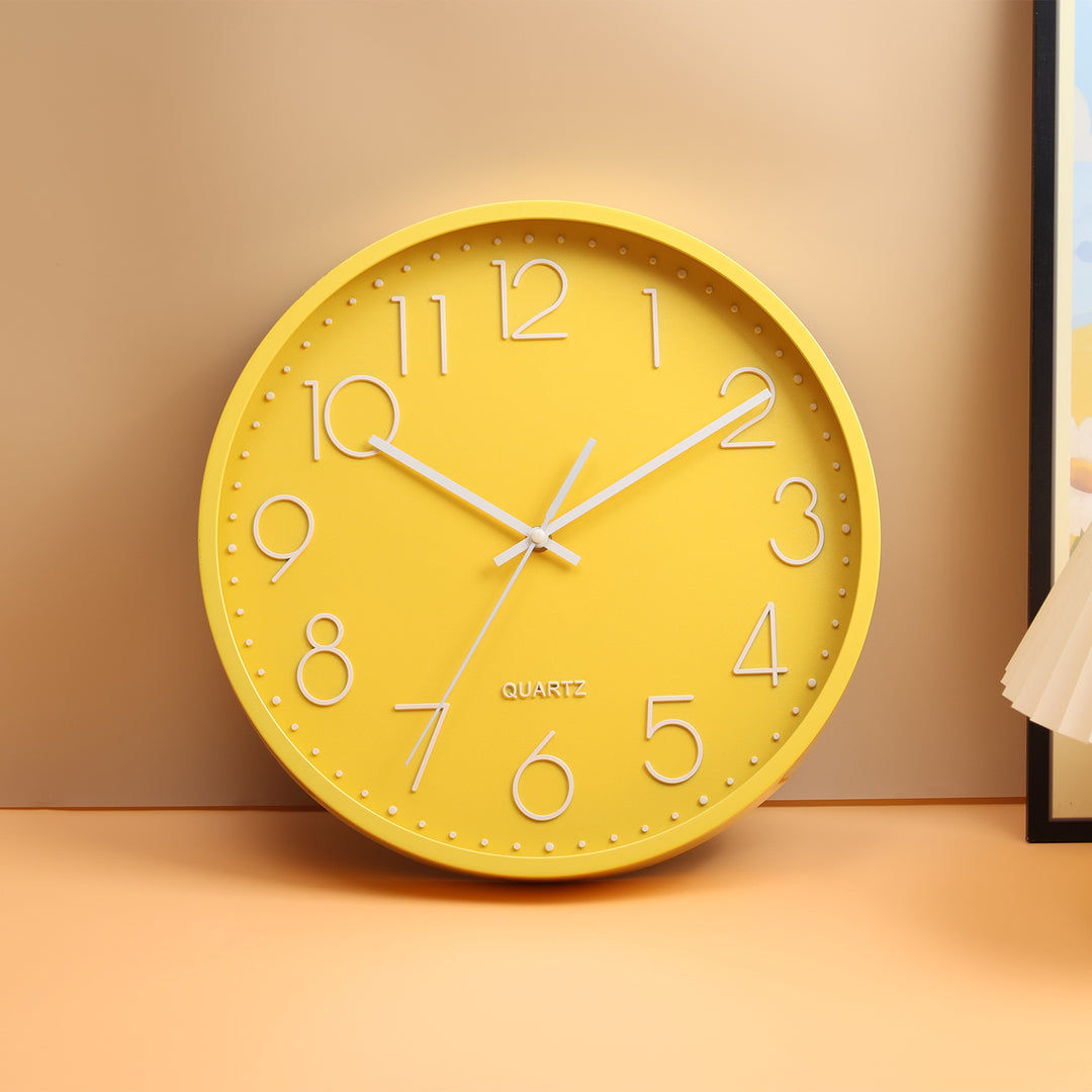 Wanduhr im minimalistischem und eleganten Design Karnz