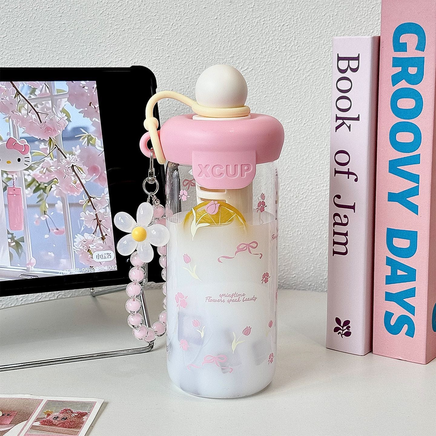 Damen Flasche mit integriertem Fruchteinleger und Schlüsselanhänger Karnz