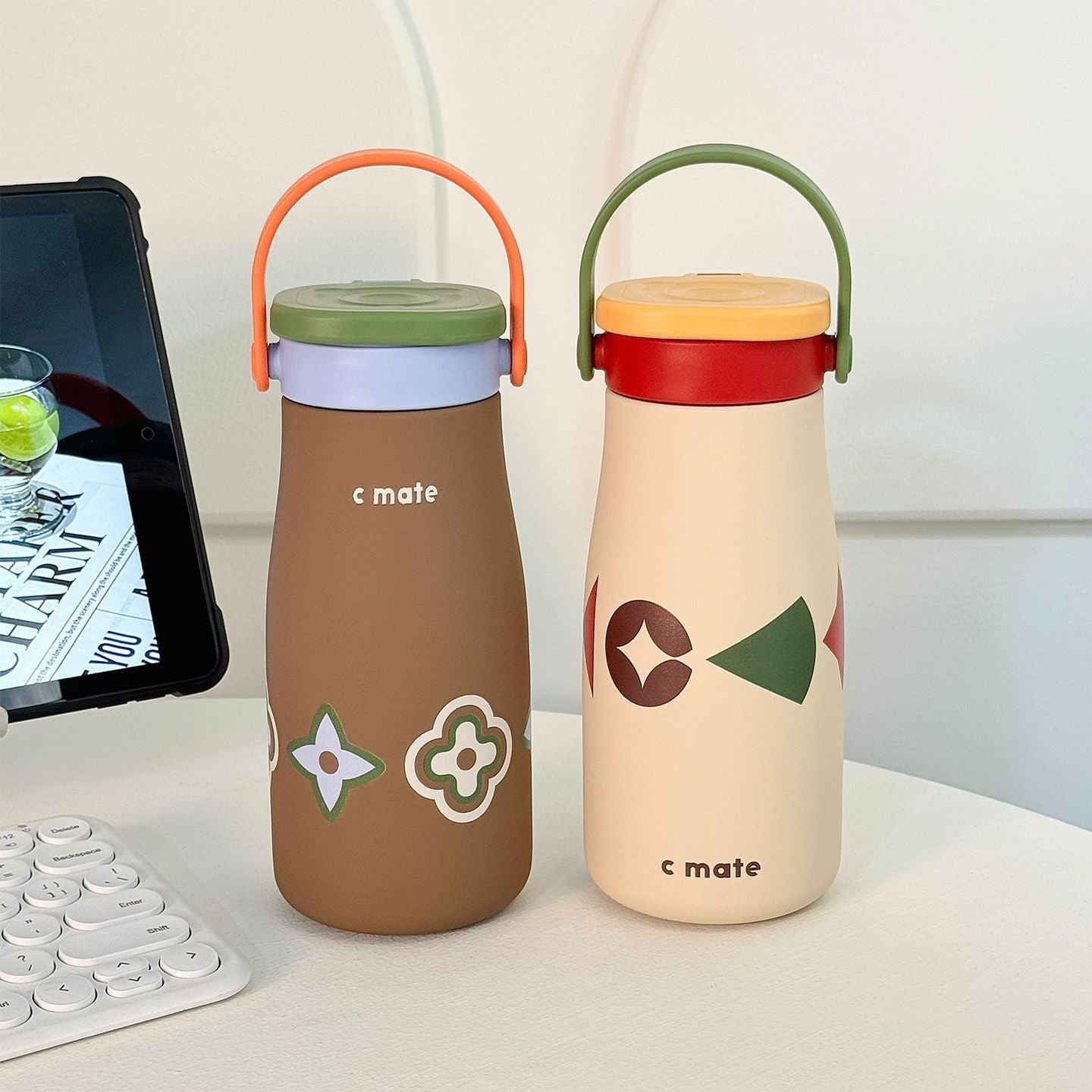 Damen Isolierte Trinkflasche mit praktischem Trageriemen Karnz