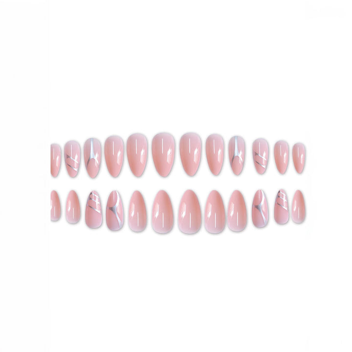 Eleganter Stiletto Press-On Nail Set mit künstlerischen Metallelementen Karnz