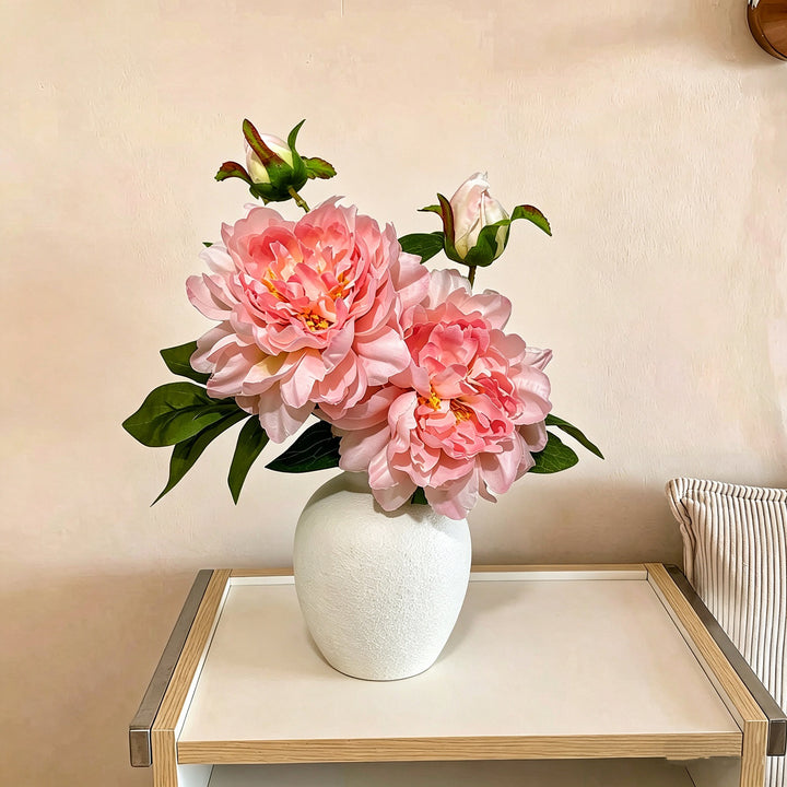 Lebensechte Pfingstrosen Blumenarrangement