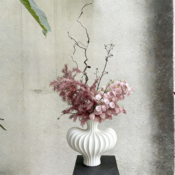 Elegante dekorative Blumenarrangement