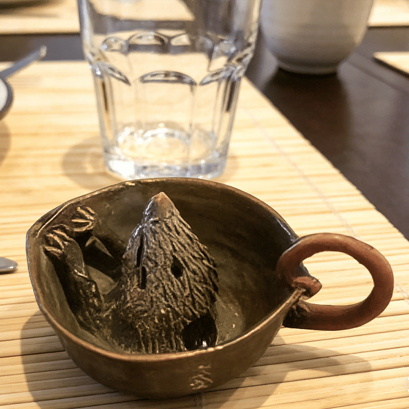 Dekorative Keramiktasse Karnz