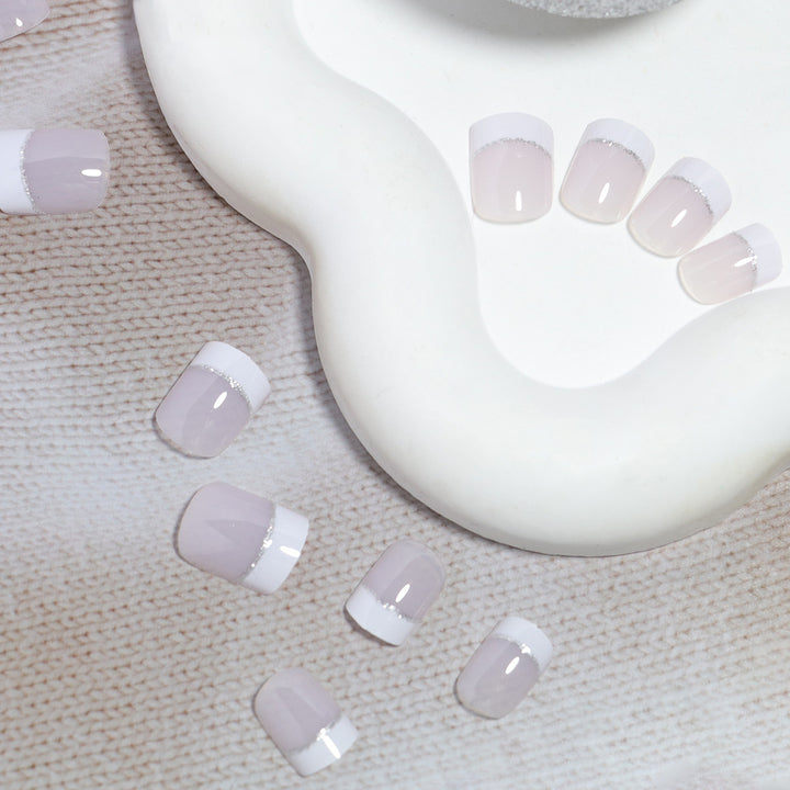 Glänzendes French Tip Press-On Nagel Set Karnz