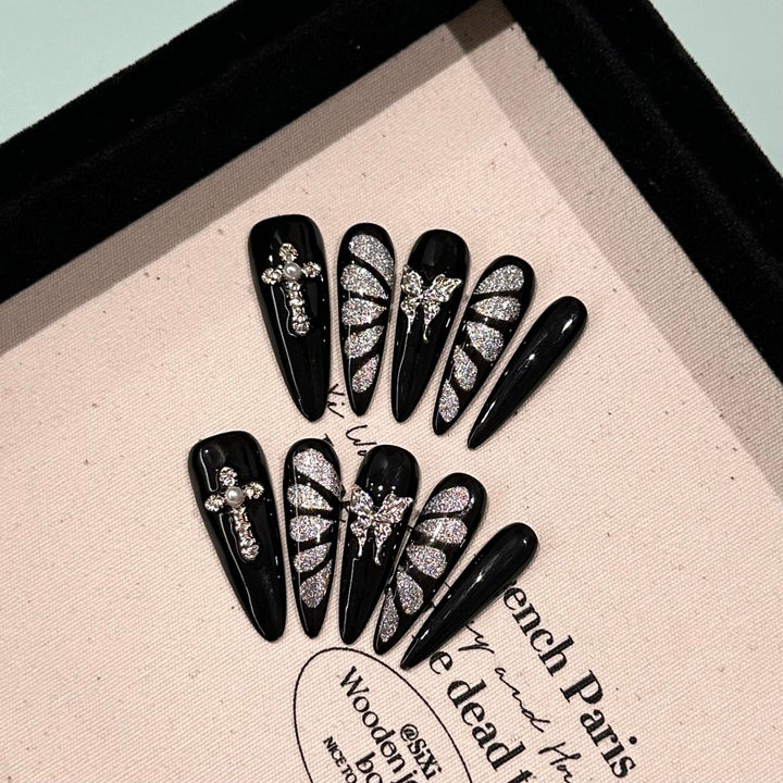 Künstlerisches von der Gothic inspiriertes Press-On-Nagelset