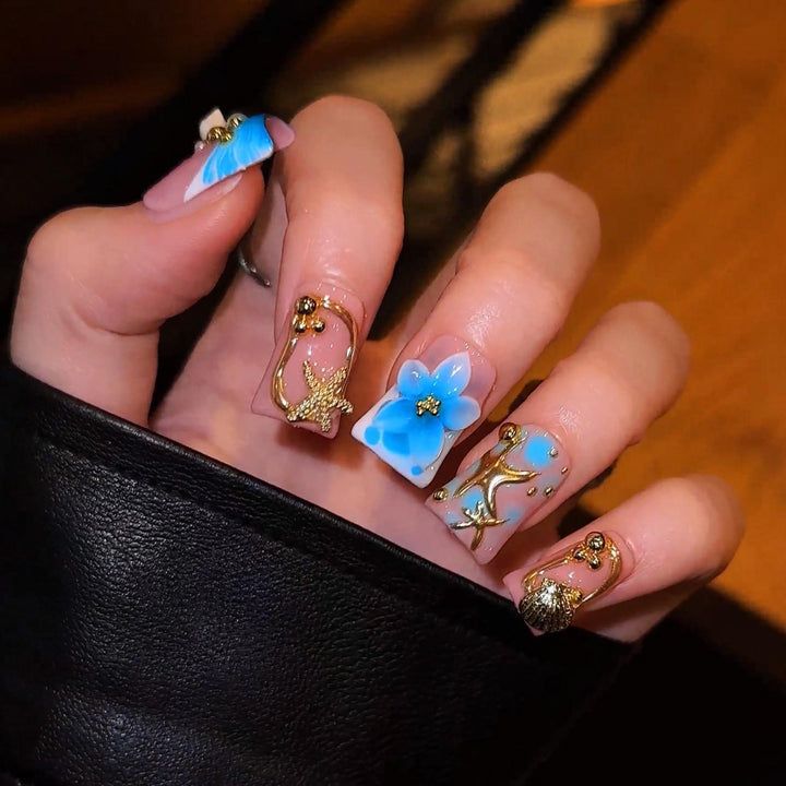 Künstlerisches Press-On-Nagelset mit 3D-Verzierungen