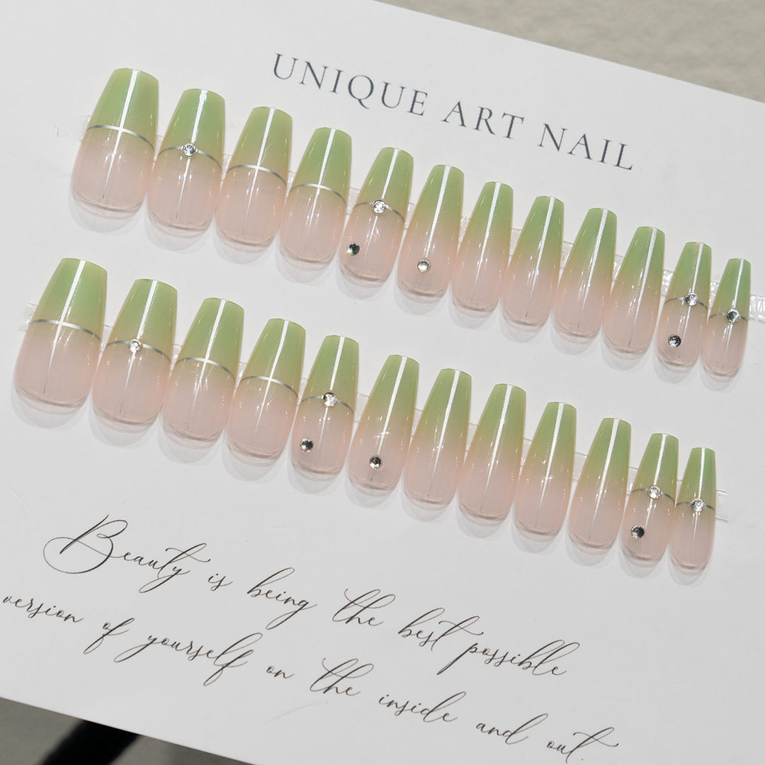 Stylische Acryl-Nagelkunst