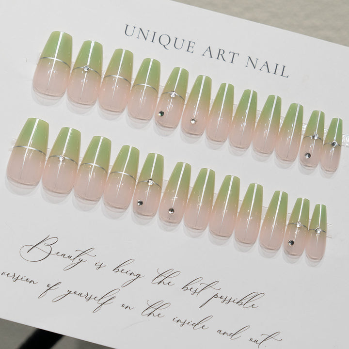 Stylische Acryl-Nagelkunst