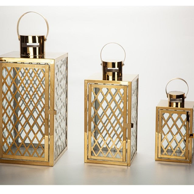 Moderne polierte Gitter-Metalllaterne-Kollektion mit Scharniertür und oberem Schlaufengriff Karnz