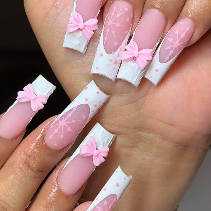 Künstliche Nagelspitzen mit Verspielten Schleifen und Schneeflocken Design Karnz