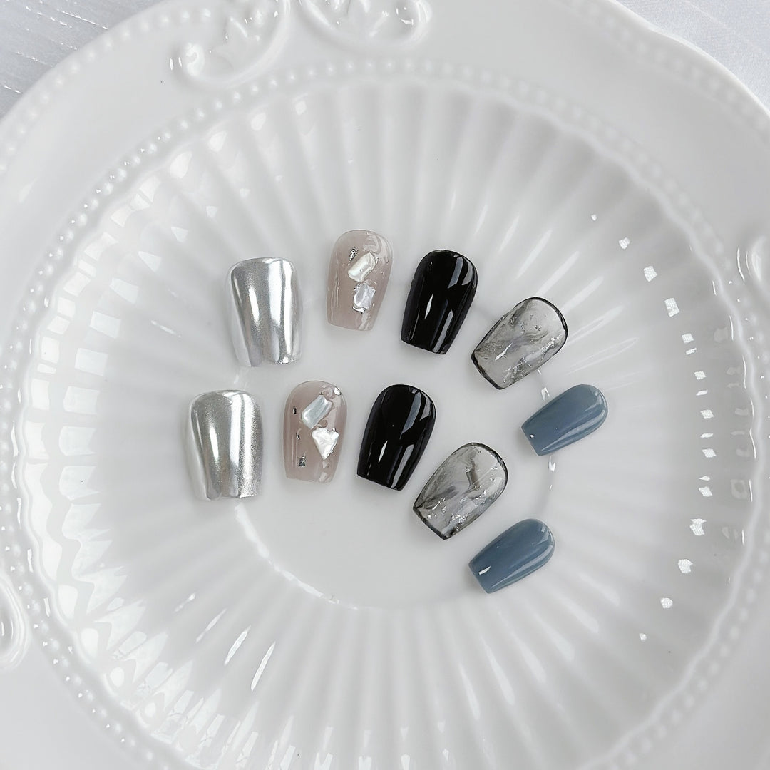 Designer Press-On Nail Art Set mit metallischen und marmorierten Akzenten