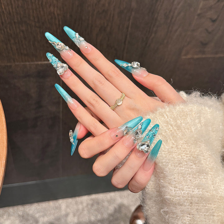Glamouröse mit Strass verzierte Press-On Nägel