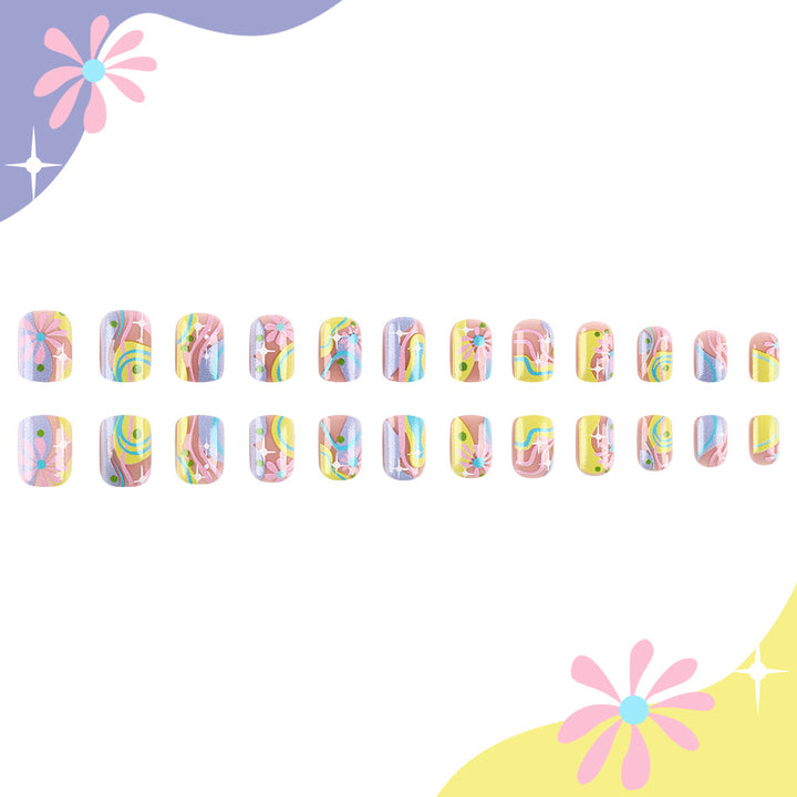 Künstlerische Nagelkunst Karnz