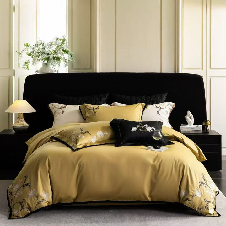 Luxuriöses besticktes Satin-Bettwäsche-Set mit floralem Eckmotiv und Kontrastpaspel