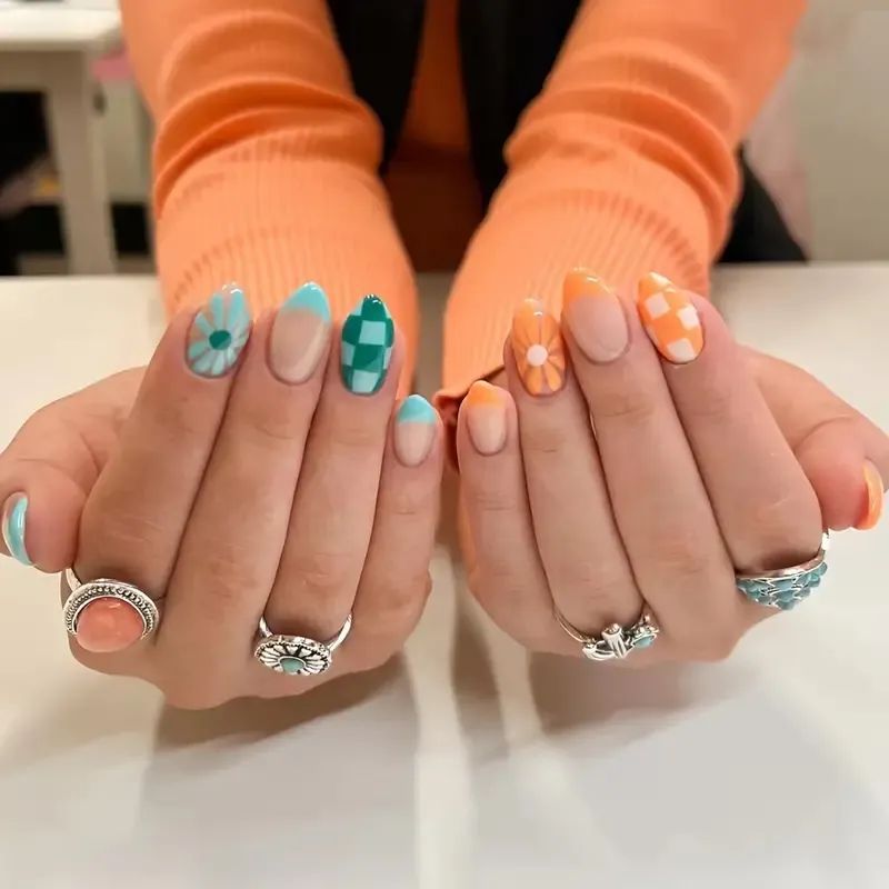 Dekoratives Nagelkunst-Set Karnz