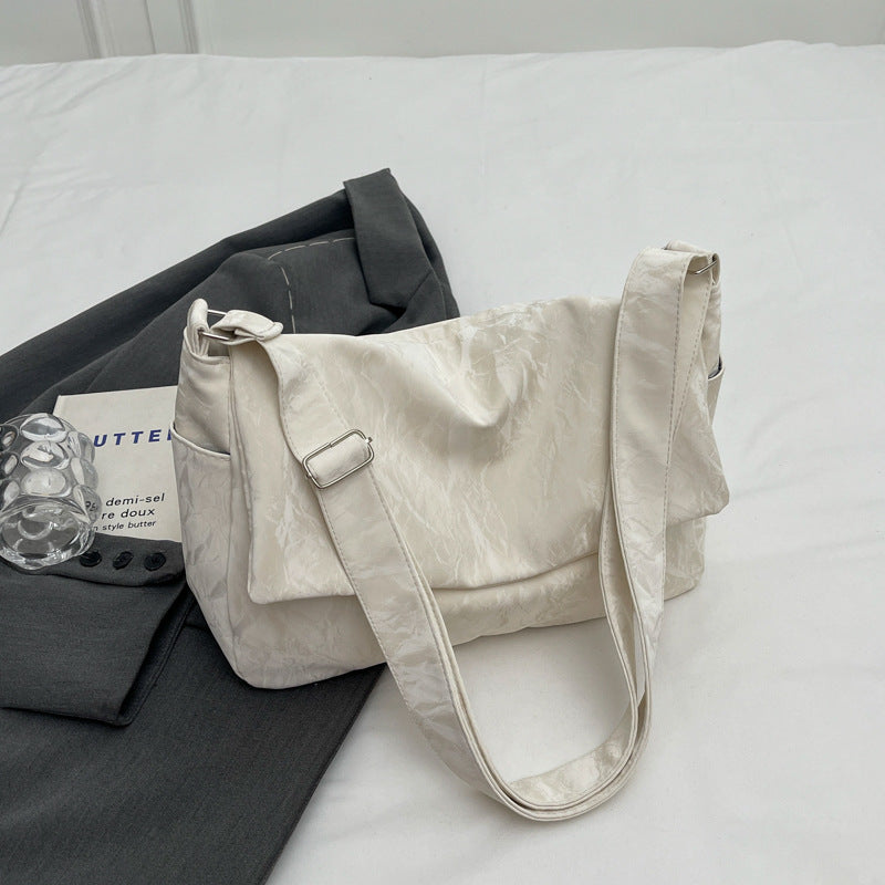 Texturierte schlabberige Schultertasche