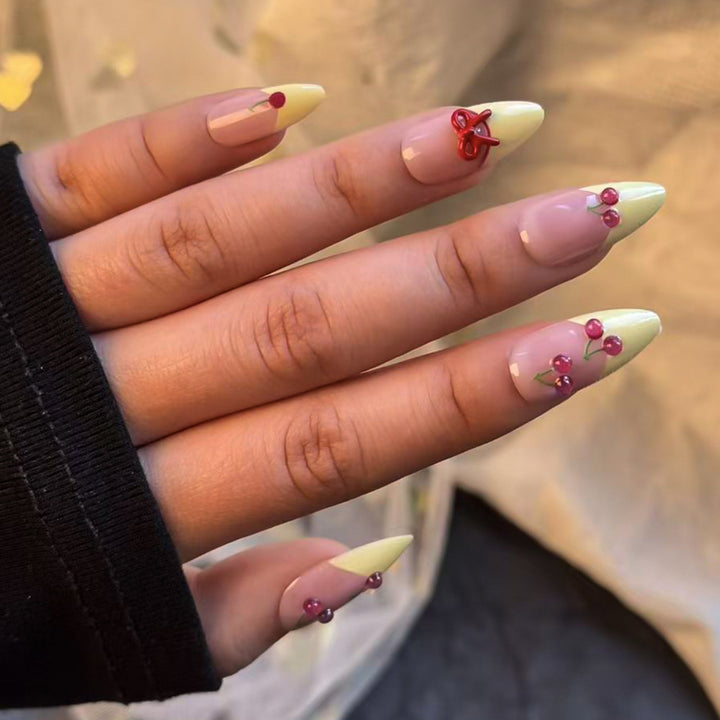Natürlicher Floral Press-On Nagelset Karnz