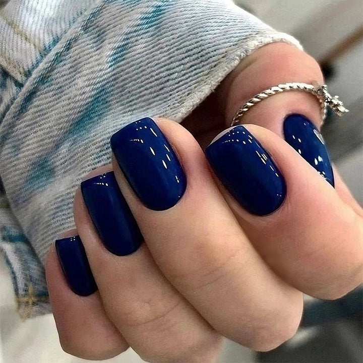 Kunstnagelset mit luxuriösem Hochglanz-Finish und eleganter Form Karnz