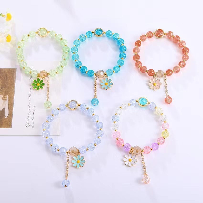 Elegantes Armband mit Blumenanhänger Karnz