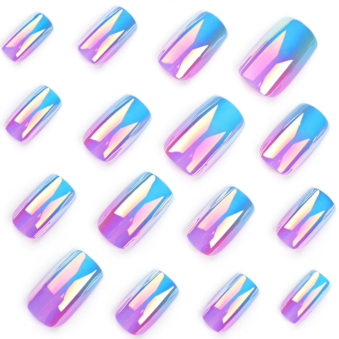 Künstliche Nagelkunst im holografischen Design Karnz