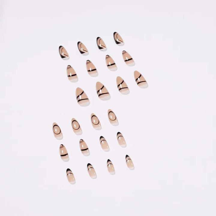 Kunstnägel mit elegantem minimalistischen Design Karnz