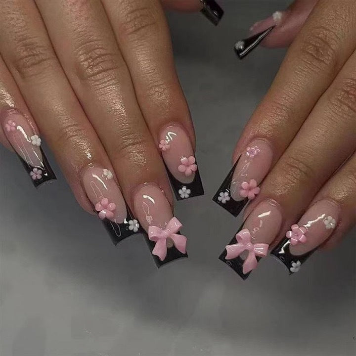Kunstnagel Set mit floralen Verzierungen Karnz