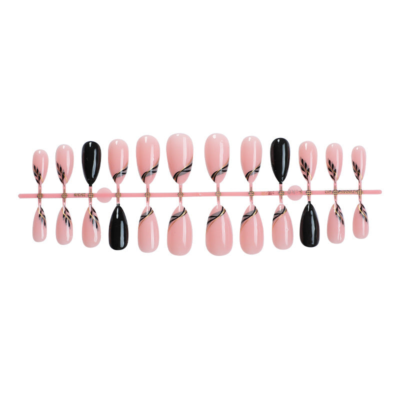 Elegantes Press-On-Nail-Art-Set mit künstlerischen Designs Karnz