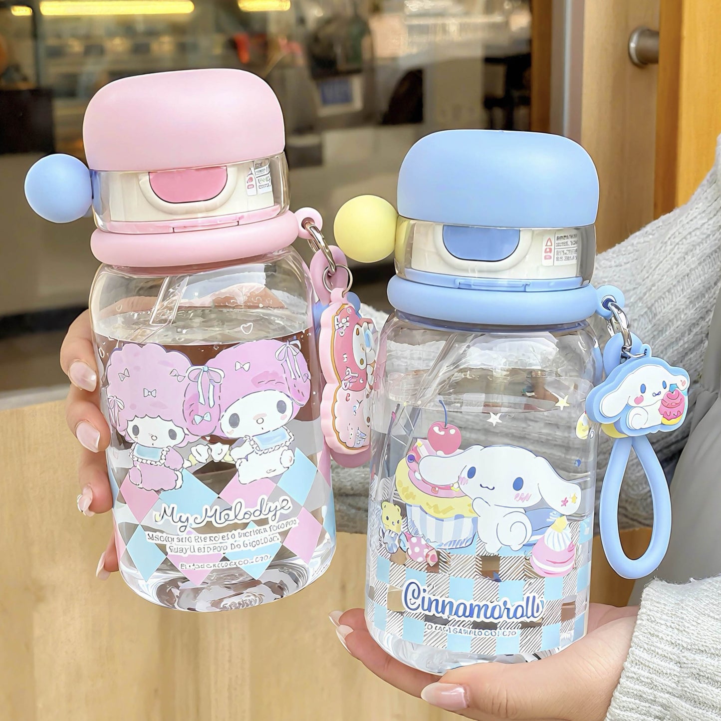 Damen Trinkflasche mit praktischem Silikon-Trinkhalm und süßem Motiv Karnz