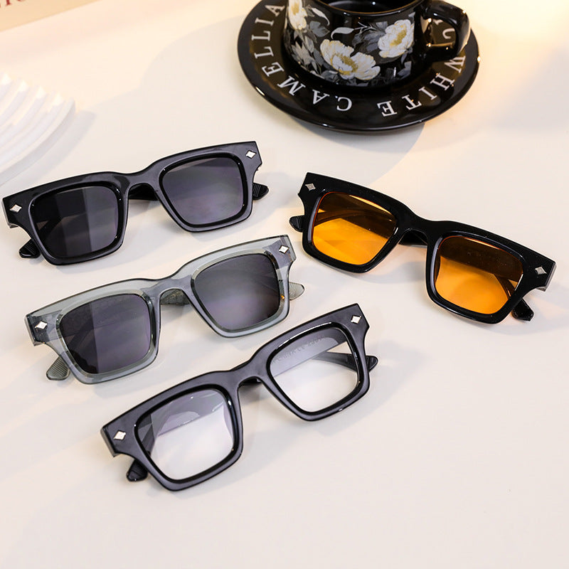 Damen modische Lesebrille mit ergonomischem Design Karnz