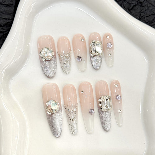 Glamorous Designer Press-On Nagelkunst Set mit dekorativen Strass-Akzenten