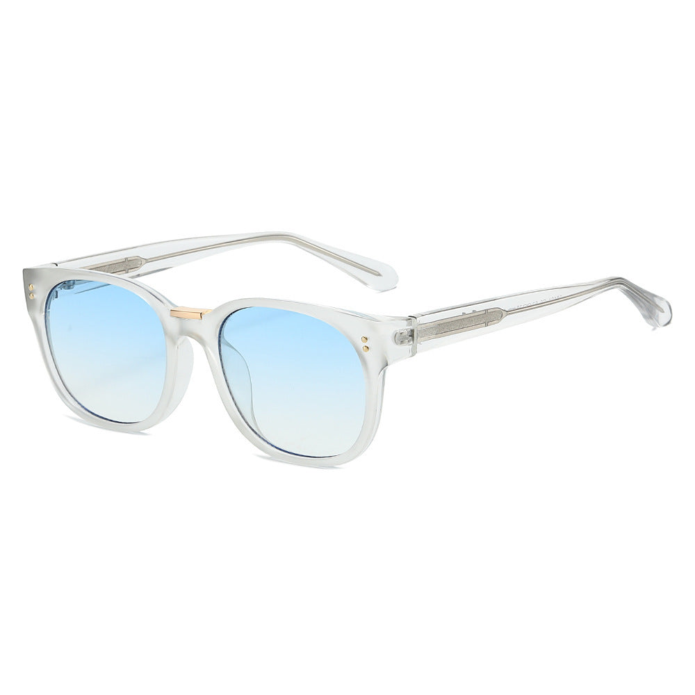 Damen modische Sonnenbrille mit transparentem Rahmen und eleganten Details Karnz