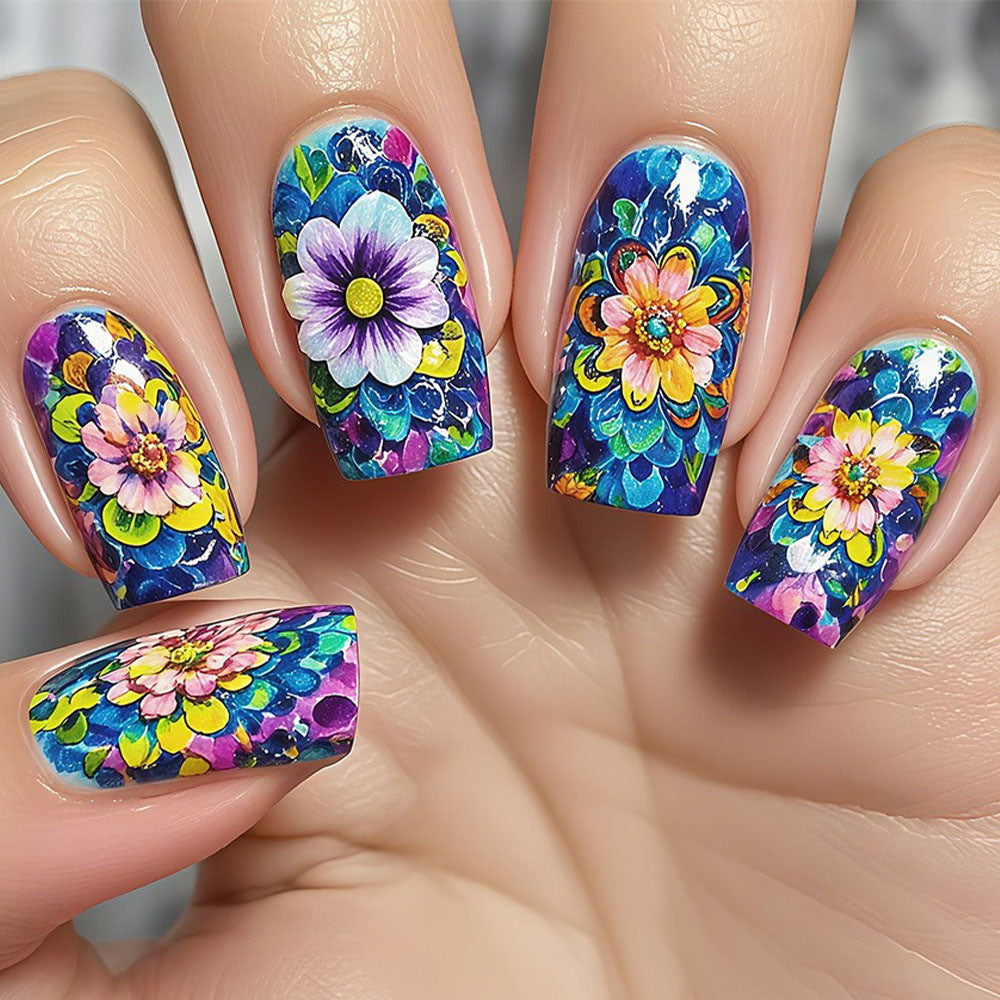 Kunstvolle Nagelverlängerungen mit Eleganten Spitzen Karnz