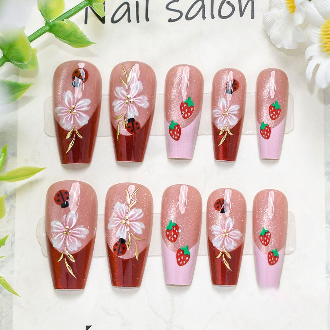 Künstlerisches Press-On-Nagelset mit Kirschblütenmuster Karnz