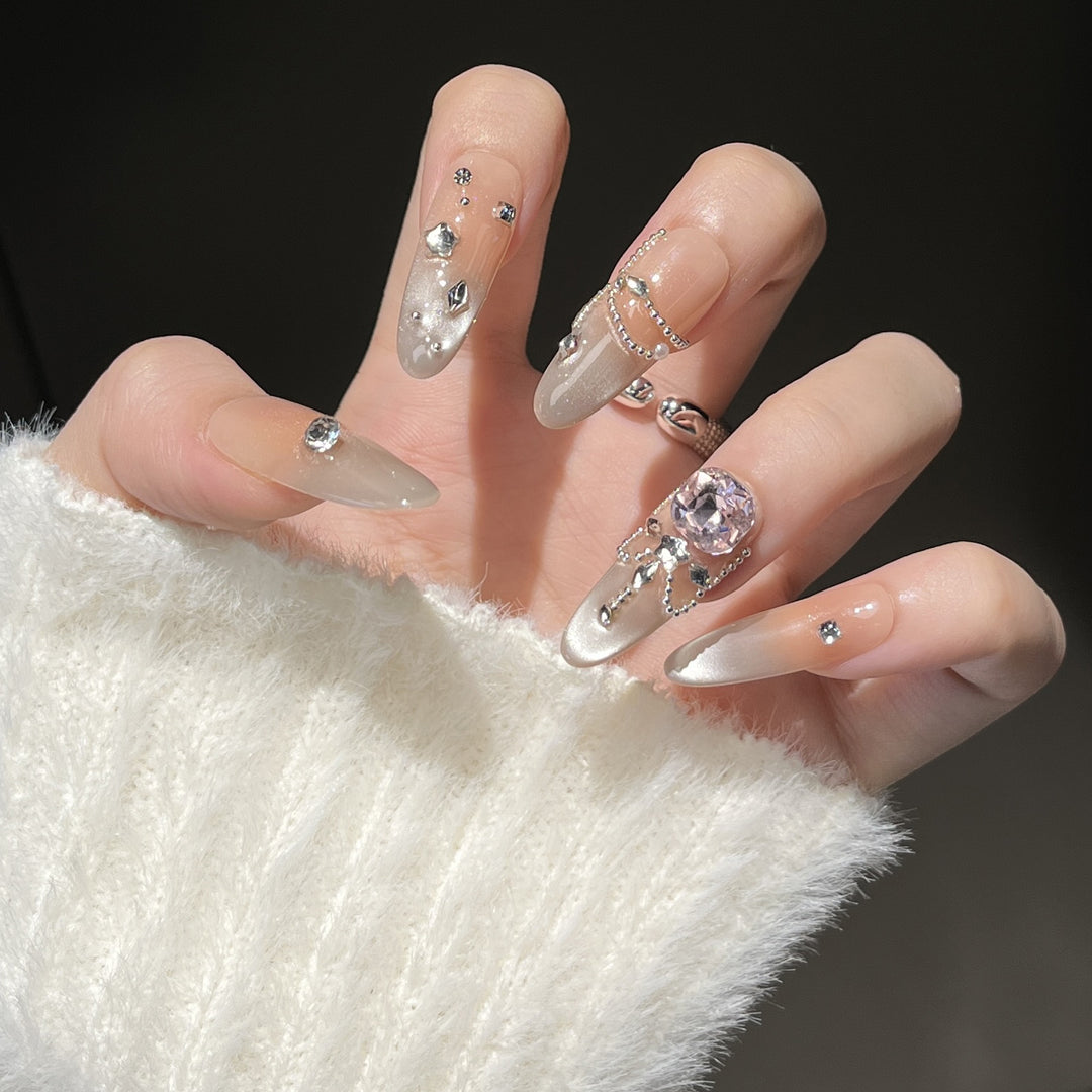 Luxus mit Rhinestones verzierten Nagelkunstverlängerungen Karnz