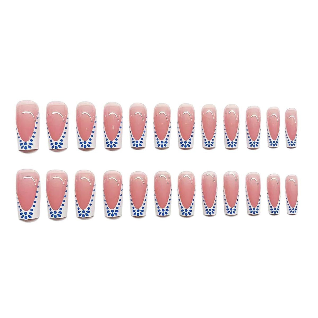 Künstlerisches französisches Spitzen-Nageldesign Karnz